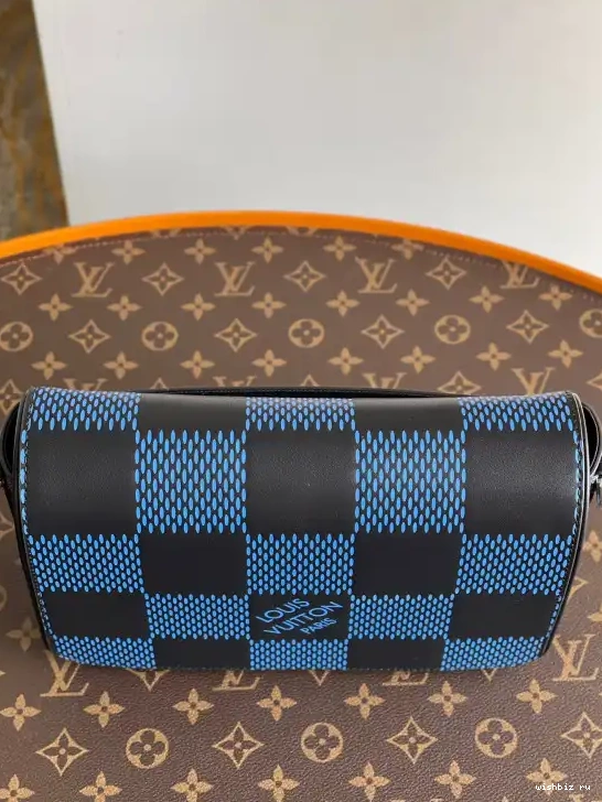 WIS LOUIS VUITTON STUDIO MESSENGER 0520
